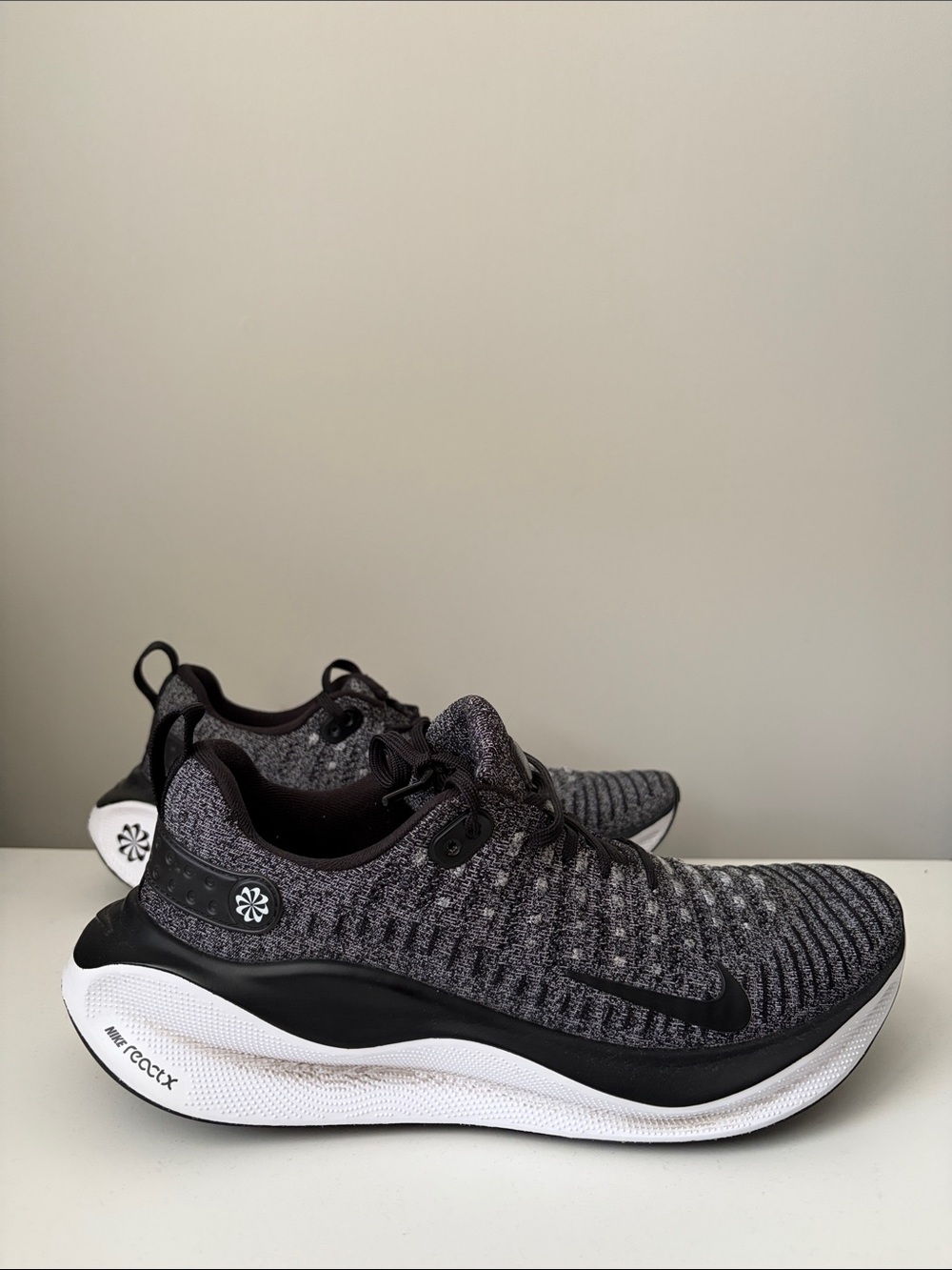 Men's Nike Black and Gray Knit Running Shoes